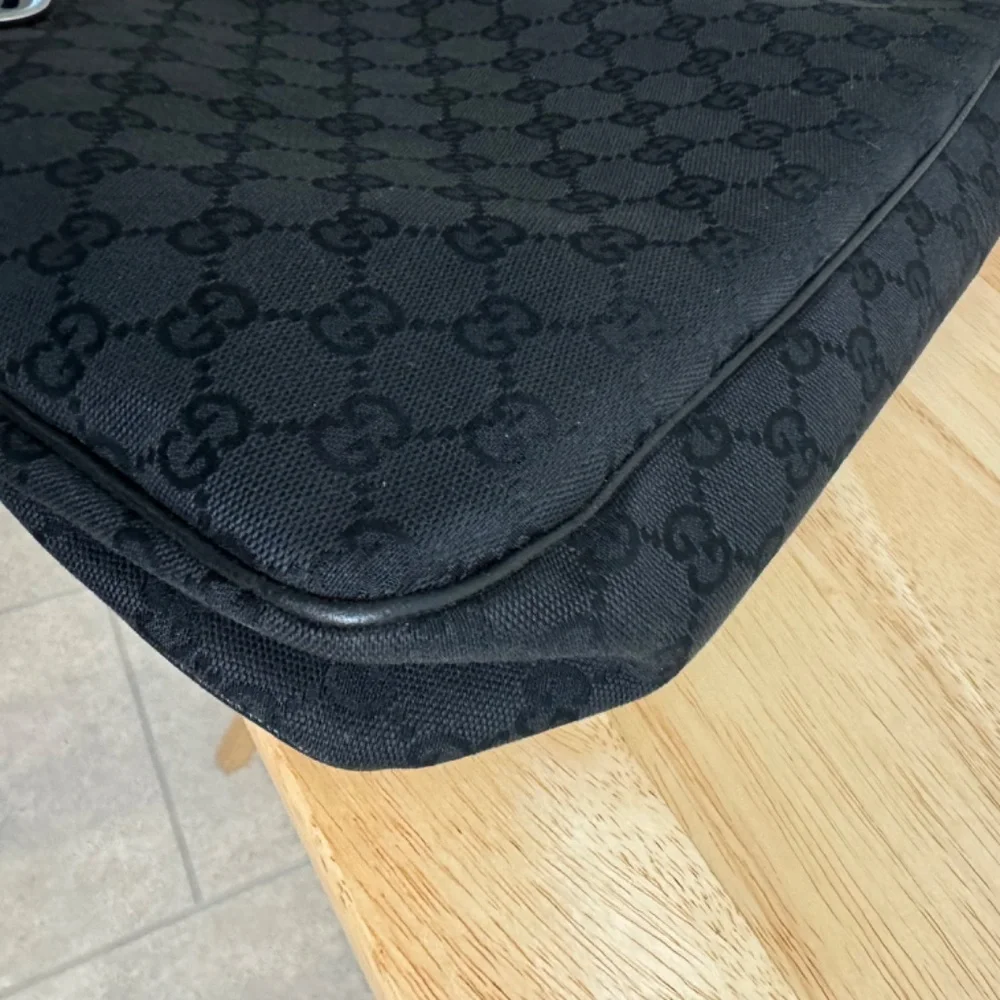 Authentic GUCCI Eclipse GG Black Canvas Shoulder Bag |Tote P0029